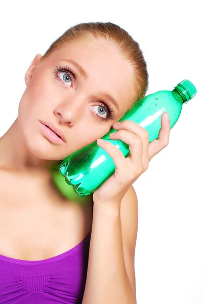 Frau mit Flasche Wasser — Stockfoto