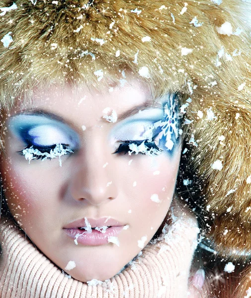 Soğutulmuş kadın yüzü portresi — Stok fotoğraf