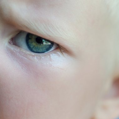 Küçük göz ağlıyor