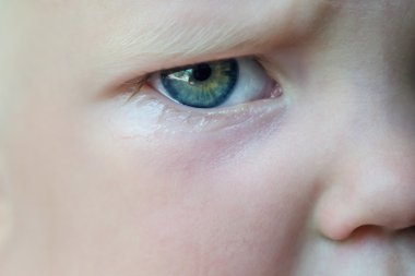 Küçük göz ağlıyor