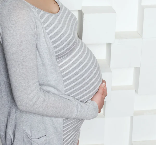 Тіло вагітної жінки — стокове фото