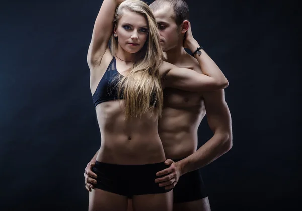 Mulher apaixonada e homem — Fotografia de Stock