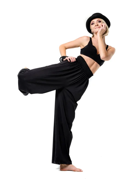 블랙에서 춤추는 여자 — 스톡 사진