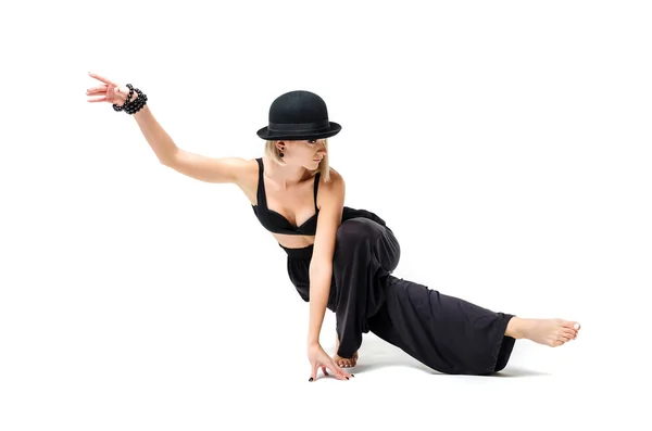 黒で踊る女性 — ストック写真