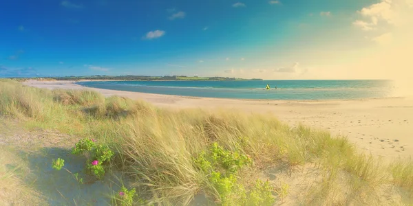 Norwegischer Strand an einem sonnigen Tag — Stockfoto