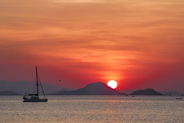 Zonsondergang op flores — Stockfoto