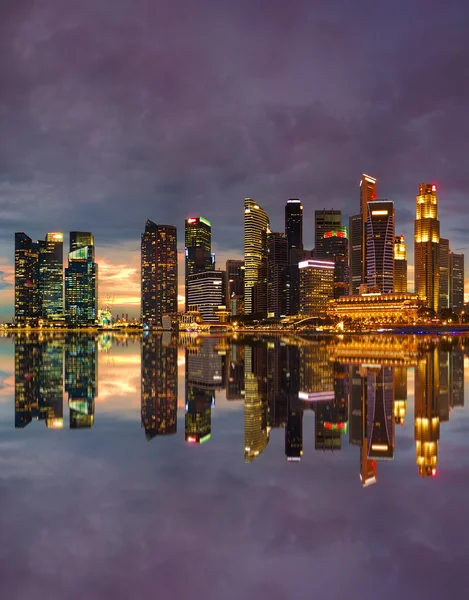 Singapore skyline vid solnedgången — Stockfoto