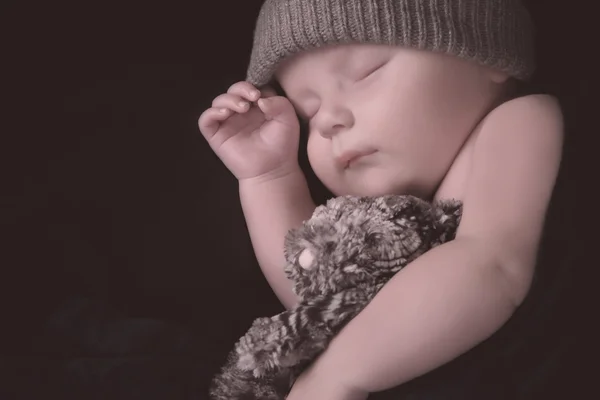 Newborn sleeping — Stock Photo, Image