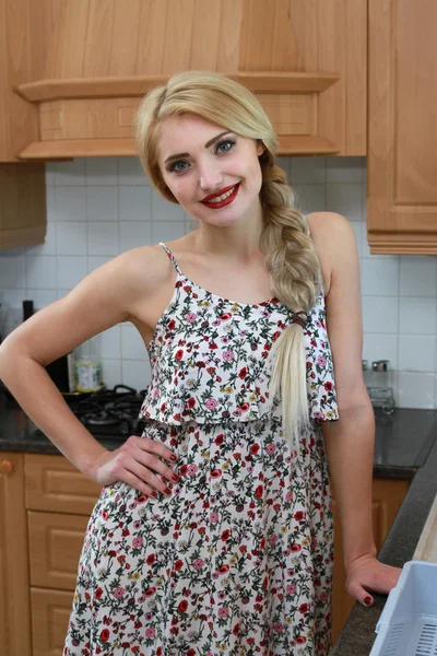 Happy Housewife in kitchen — Stock Photo, Image