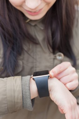 Gerçek hayatta akıllı izle