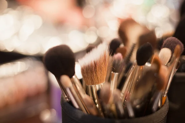 Escovas visagiste profissionais para maquiagem — Fotografia de Stock