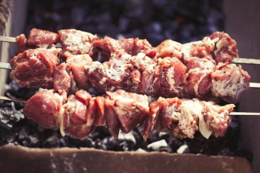 Izgara domuz kebap yemek