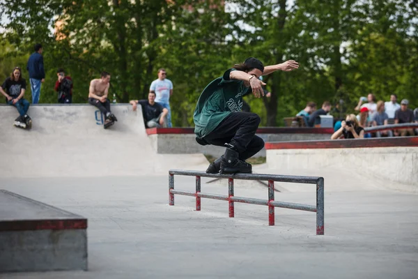 Concours agressif de patinage à roulettes — Photo