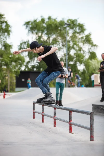 Concours agressif de patinage à roulettes — Photo