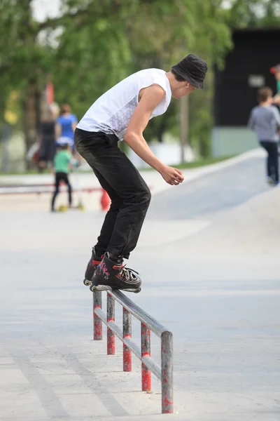 Concurso de patinaje en línea agresivo en Moscú —  Fotos de Stock