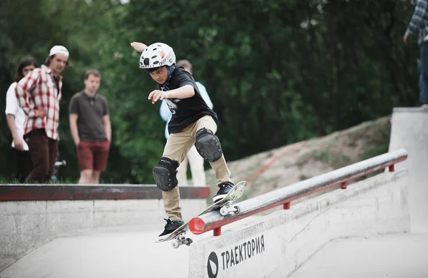 Skateboarding konkurs w Moskwie skate parku — Zdjęcie stockowe