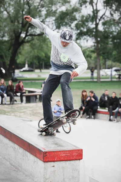 Skateboard wedstrijd in Moskou Skatepark — Stockfoto