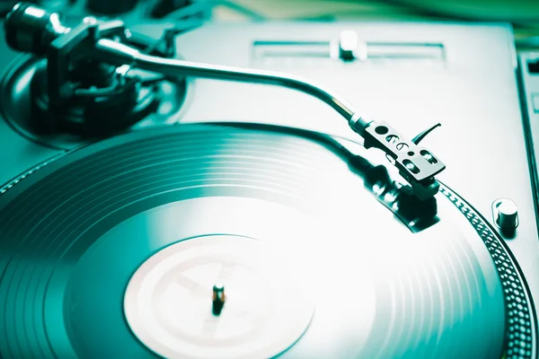 Professional turntable audio vinyl record music player — Stock Photo, Image