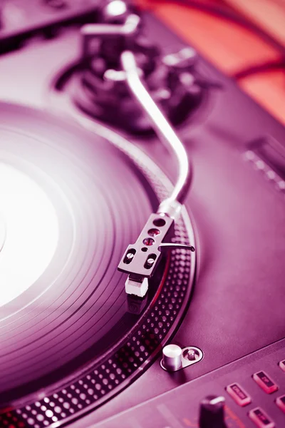 Professional turntable audio vinyl record music player — Stock Photo, Image