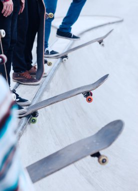 Kaykaycılar rekabet bir skate Park