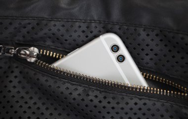 Cepte yeni çift kameralı akıllı telefon 