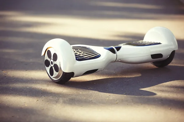 Electric mini hover bord scuter, transport urban — Fotografie, imagine de stoc