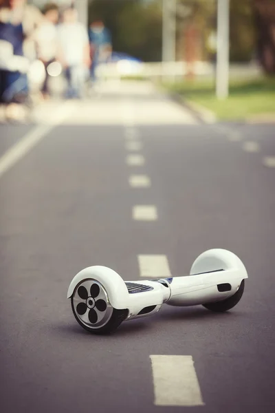 Electric mini hover bord scuter, transport urban — Fotografie, imagine de stoc