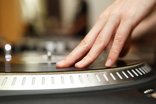 Primer Plano Las Manos Una Mujer Tocando Música Estudio Grabación — Foto de Stock