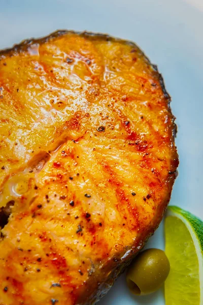 Salmon Steak Cooked Grill Close Delicious Smoked Piece Red Fish — Stock Photo, Image