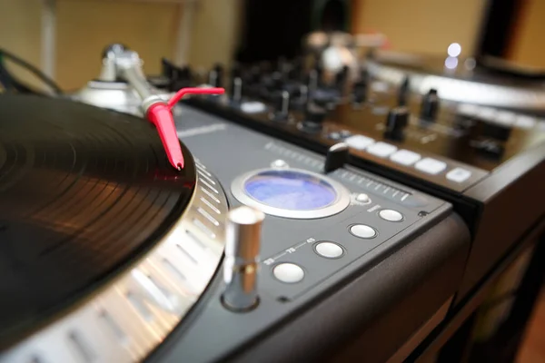 Close Turntable Playing Vinyl Record — Stock Photo, Image