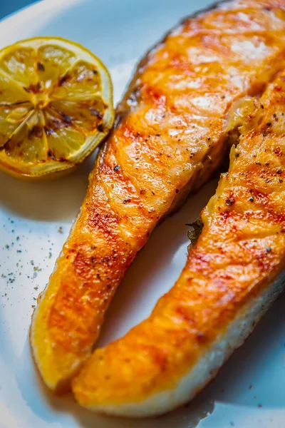 Salmon Steak Cooked Grill Dinner Seafood Restaurant Gourmet Red Fish — Stock Photo, Image