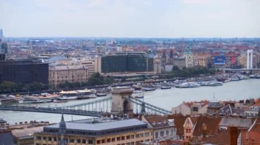 BUDAPEST, HUNGARY - 7 Mayıs 2019: Budapeşte şehir merkezi video panoraması