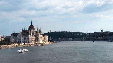 BUDAPEST, HUNGARY - 7 Mayıs 2019: Macaristan Parlamentosu
