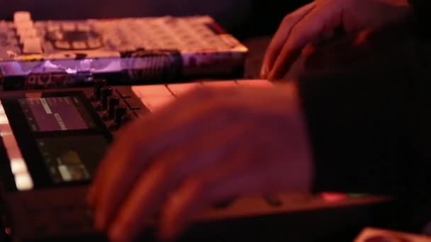 Kyiv Οκτωβριου 2019 Παίζει Νέα Beats Στο Ντραμ Μασίν Του — Αρχείο Βίντεο