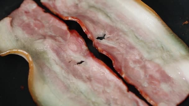 Rayas Tocino Freír Sartén Para Cena Cocina Casera Filmado Primer — Vídeo de stock