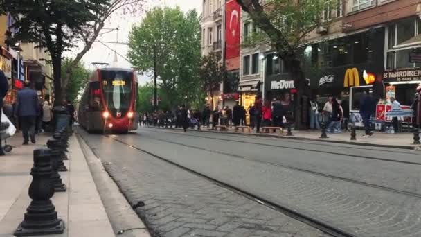 Istanbul Května 2018 Tramvaj Silničním Provozu Centru Města Istanbul Veřejná — Stock video