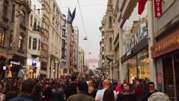 2018 Istanbul May 2018 Taksim District Group People Walk Street — 비디오