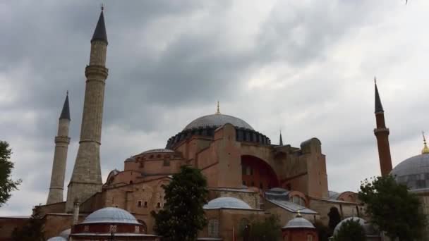 イスタンブール 2018年5月8日 春に撮影されたハギア ソフィア大モスクイスタンブール市内中心部の美しい歴史的ランドマーク人気の観光スポット — ストック動画