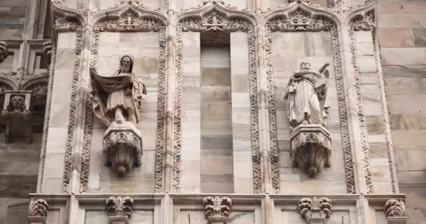 米拉诺在特写视频剪辑中拍摄 意大利米兰市中心美丽的天主教天主教堂 伦巴第亚意大利主要的基督教圣殿 著名的旅游胜地 — 图库视频影像