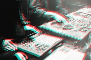 Döner tablolu dj oynatıcı aygıtı ile çift pozlama