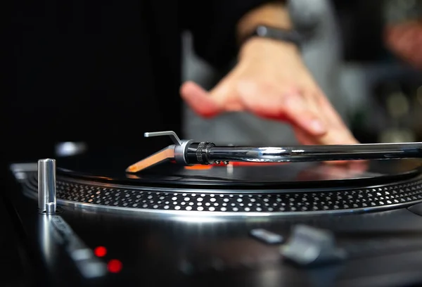 Disc Jockey Scratching Vinyl Records Turntable Player Party Night Club — Stock Photo, Image