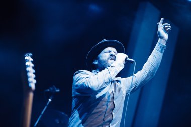 Alex Clare Moskova'da canlı performans
