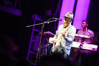 Alex Clare Moskova'da canlı performans