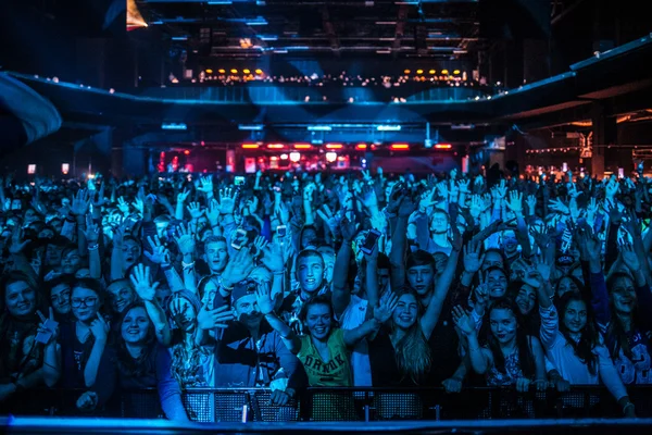 Konsert i L'One på utrymme Moskva nattklubb — Stockfoto