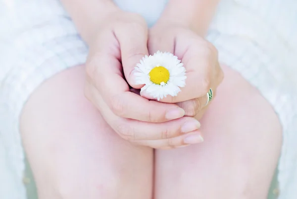 Naturaleza y mujer — Foto de Stock