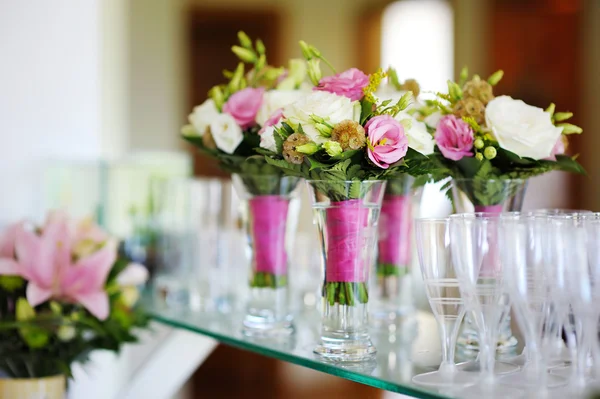 Bouquets pour une cérémonie de mariage — Photo