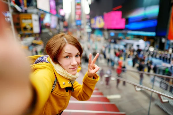 Žena selfie na Times Square — Stock fotografie