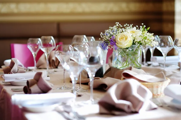 Güzel masa için Festival olay ayarla