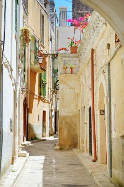 Tipik ortaçağ dar sokak 