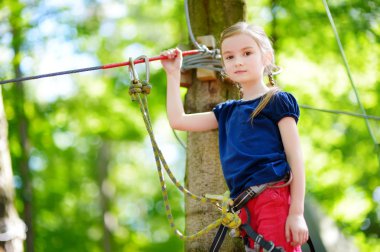  küçük kız tırmanma zevk 